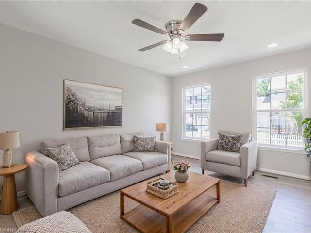 925 Fayette ST