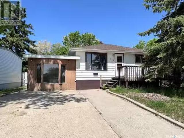 925 Isabelle Street, Estevan, SK, S4A 1R4 house for sale Li.