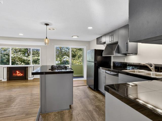 925 ne 68th ave