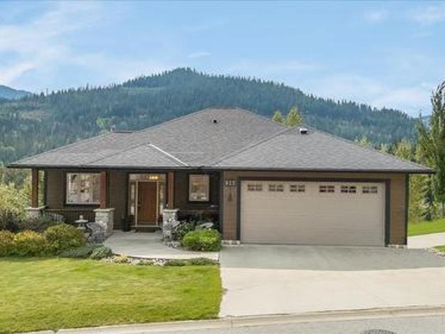 925 Redstone Drive, Rossland, BC, V0G 1Y0 house for sale | Listing ID 10399 | Royal LePage