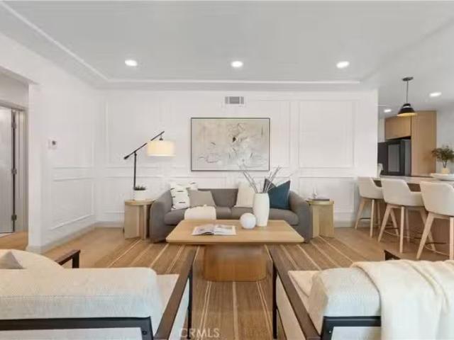 925 W AUTUMN DR, ANAHEIM, CA 92805