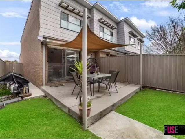 9/26 Carrington Street, QUEANBEYAN EAST Townhouse for rent Li.