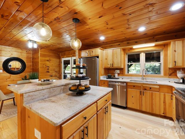 926 Cross Creek Drive