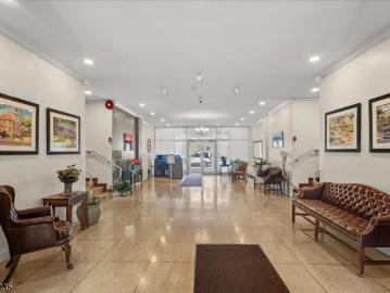 926 Bloomfield Ave # 1K