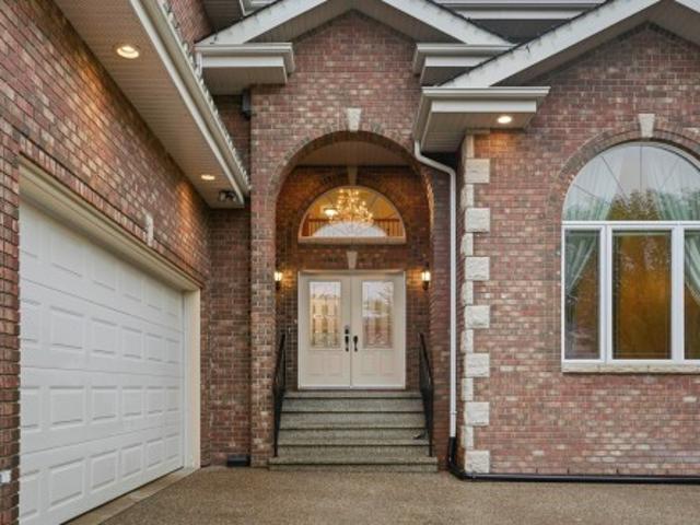 926 Hollingsworth Bend Nw, Edmonton, AB, T6R 3L3 house for sale | Listing ID E4501 | Royal LePage