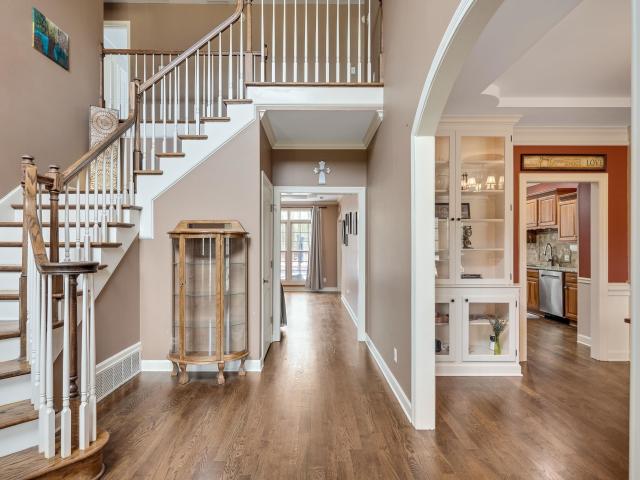 9275 salem woods dr
