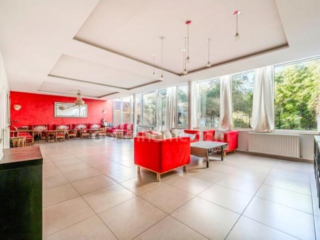 92700 – Colombes – Maison Familiale – 5 Chambres – Jardins –. 232m² Colombes