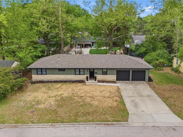 927 W 20th Ter, Lawrence, KS 66046 | MLS #2626