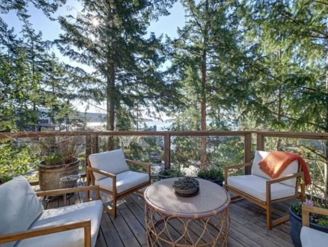 9291 Truman Road, Halfmoon Bay, BC, V7Z 1B5 house for sale | Listing ID R3162 | Royal LePage