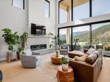 9292 Stellar'S Way, Whistler, BC, V8E 1M1 Single Family Prop.