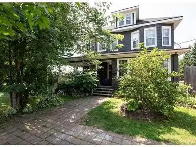 929 931 Amirault St, Dieppe, NB, E1A 1E1 house for sale Lis.