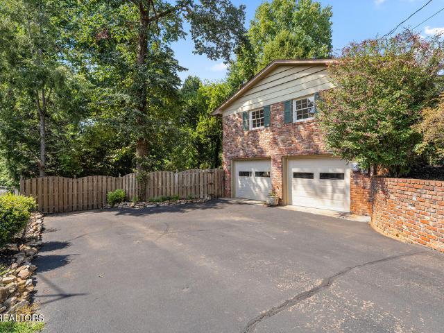 929 Corning Rd
