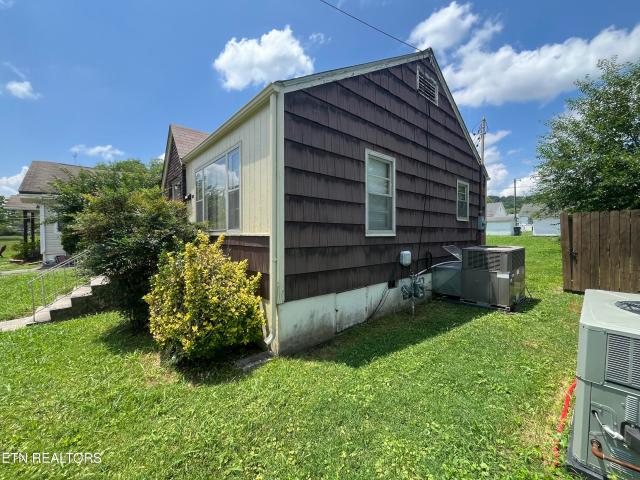 929 Chickamauga Ave