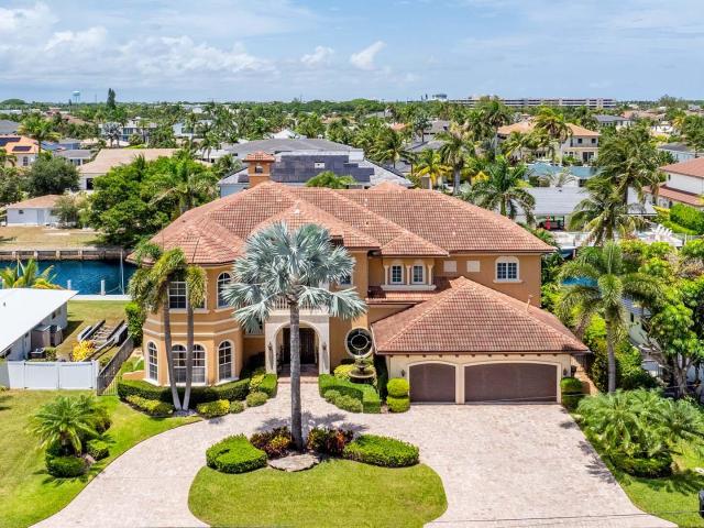 929 Banyan Dr, Delray Beach, FL 33483 | MLS #R11116