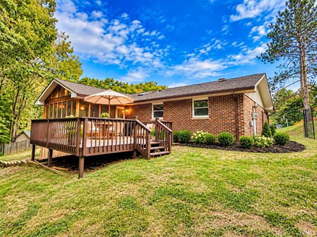 929 N Plymouth Court