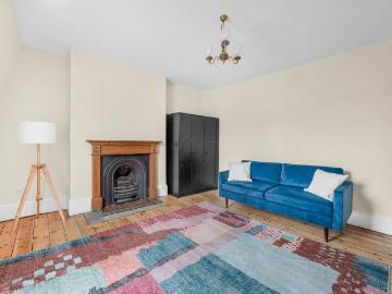 92 94 Great Titchfield Street, London. Studio to rent £2,250 pcm £519 pw