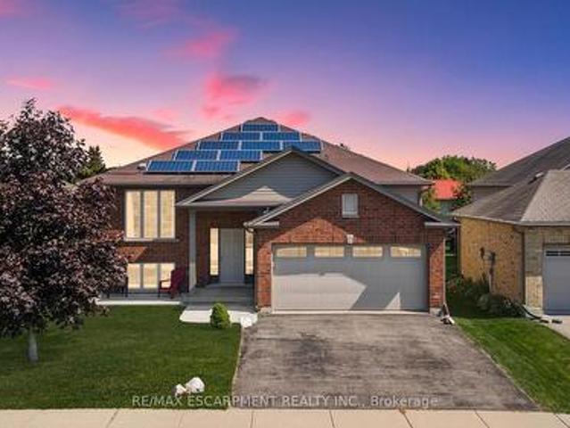 92 White Water Drive, Norfolk, ON, N0A 1N9 house for sale | Listing ID X13443 | Royal LePage