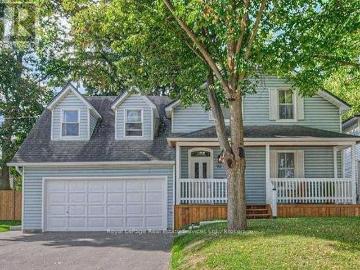 Hespeler, Ontario - Garden, Fireplace, Deck