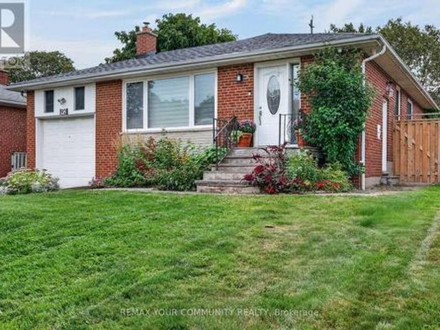92 Beaver Bend Crescent, Toronto, ON, M9B 5R6 house for sale | Listing ID W13824 | Royal LePage