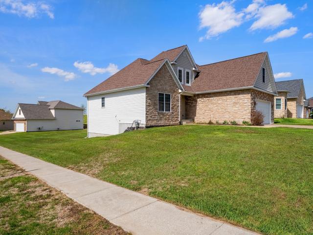 92 Cobblestone Lane