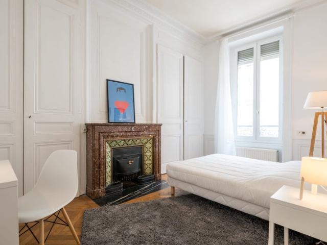 92 Corneille Chambre 2