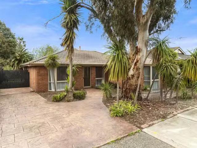 92 Gamble Road, Carrum Downs, VIC 3201 House for Rent
