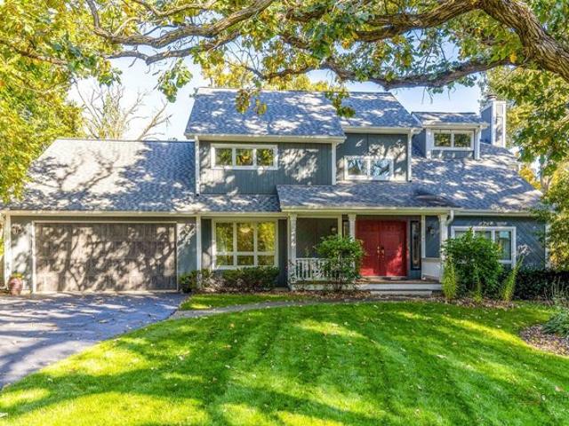 92 Golfview Rd, Lake Zurich, IL 60047