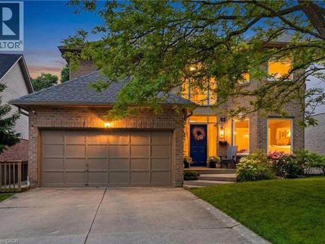 92 Jerome Park Drive, Dundas, ON, L9H 6H3 house for sale | Listing ID 40844 | Royal LePage