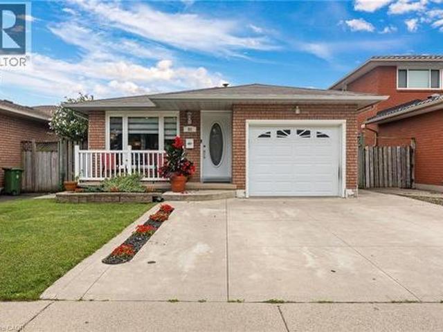92 Juniper Drive, Stoney Creek, ON, L8G 4E6 house for sale | Listing ID 40867 | Royal LePage