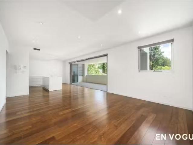 9/2 Melbourne Avenue, Deakin Apartment for rent Listed by Pau.