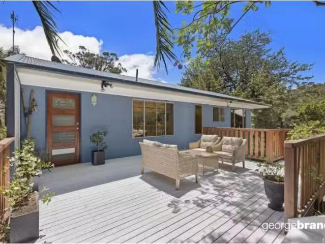 92 Oceano St, Copacabana House for rent Listed by Lara Thomps.