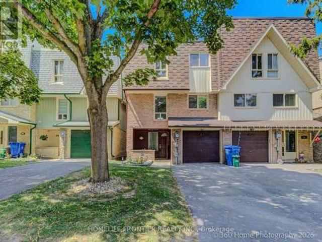 92 Poplar Crescent W, Aurora, ON, L4G 3L3 townhouse for sale | Listing ID N13583 | Royal LePage
