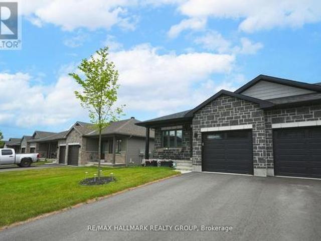 92 Seabert Drive, Arnprior, ON, K7S 0K1 house for sale | Listing ID X13818 | Royal LePage
