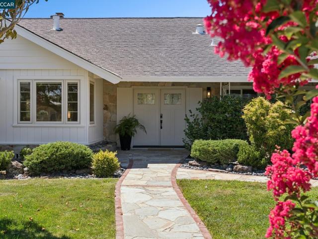 92 Sullivan Dr