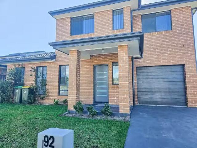 92A Nicholson Parade, Spring Farm House for rent Listed by Sa.