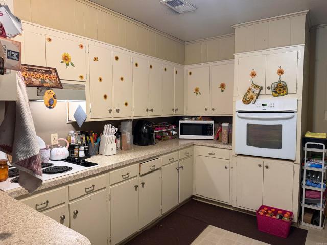 9305 Dollarway Road