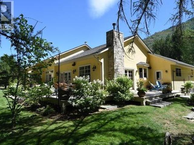 9309 Station Road, Trail, BC, V1R 4W6 house for sale | Listing ID 10394 | Royal LePage