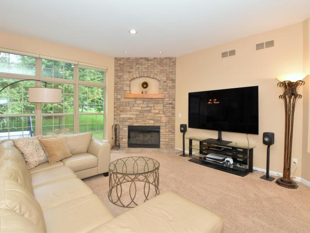 930 Dana Ln