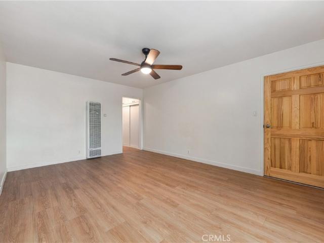 930 E 1st 16