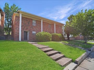 930 Southmoor Drive