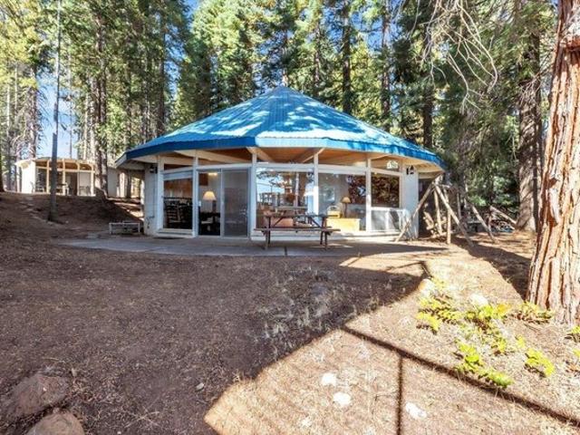 930 Peninsula Dr, Lake Almanor, CA 96137