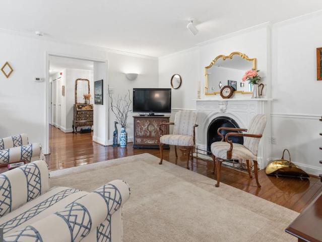 930 W Montgomery Avenue # 304