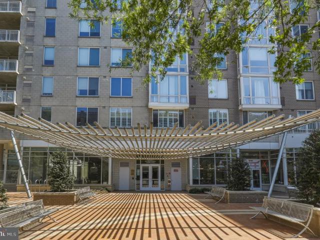 930 Wayne Avenue # 1305