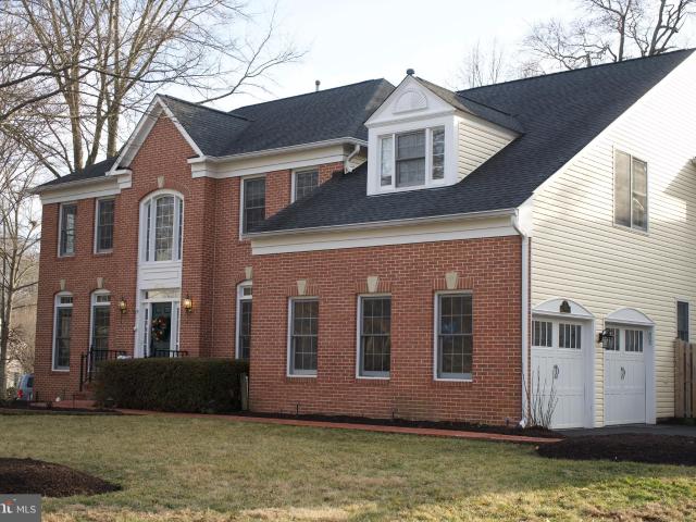 9315 Hallston Ct, Fairfax Station, VA 22039 | MLS #VAFX2317