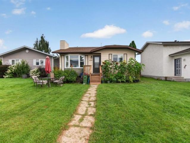 9328 Avenue Nw, Edmonton, AB, T5Z 2C5 house for sale | Listing ID E4503 | Royal LePage