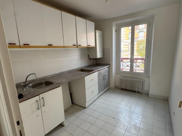 93200 SAINT DENIS 2 PIECES VIDE 39.20m²