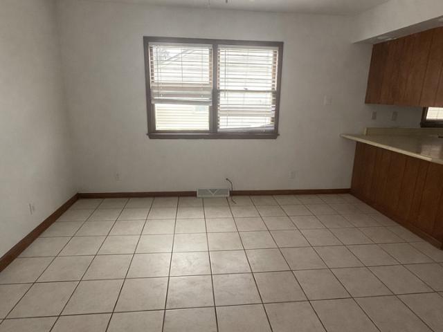 932 E Sangamon Avenue