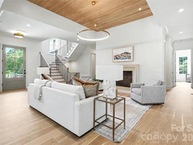 932 Heather Lane