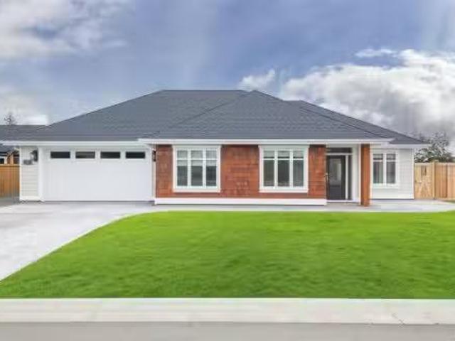 932 Ridgeline Blvd, Parksville, BC, X1X 1X1 house for sale.