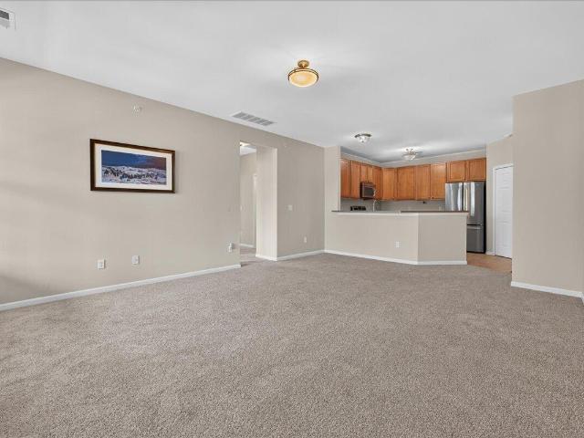 932 W Summerfield Glen Circle